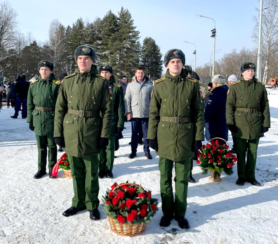 Ректор ИРНИТУ Михаил Корняков принял участие в открытии бюста на могиле генерала  Белобородова | 24.02.2021 | Новости Иркутска - БезФормата